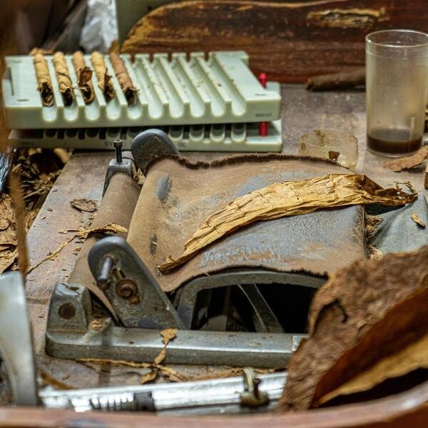 The Art of Cigar Blending: How Premium Cigars Are Masterfully Crafted – My  Cigar Pack